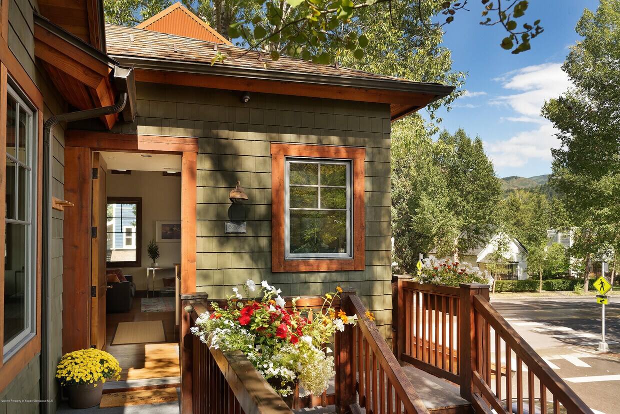 501 W Main St, Aspen, CO 81611 Condo for Rent in Aspen, CO