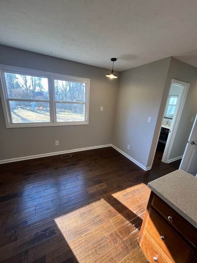 Building Photo - Well-Appointed East-Side Home with Exceptional Living Space in Sycamore Knolls