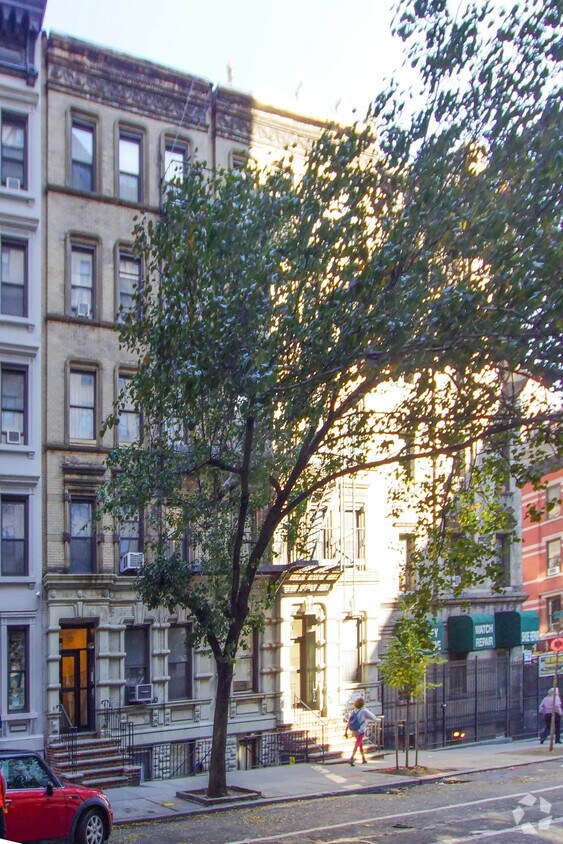 Building Photo - 129 E 90th St