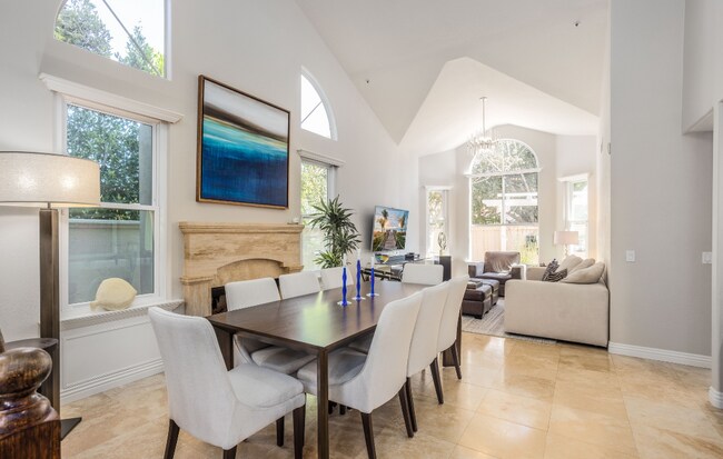 Entrance Living/Dining - 5185 Via Avante