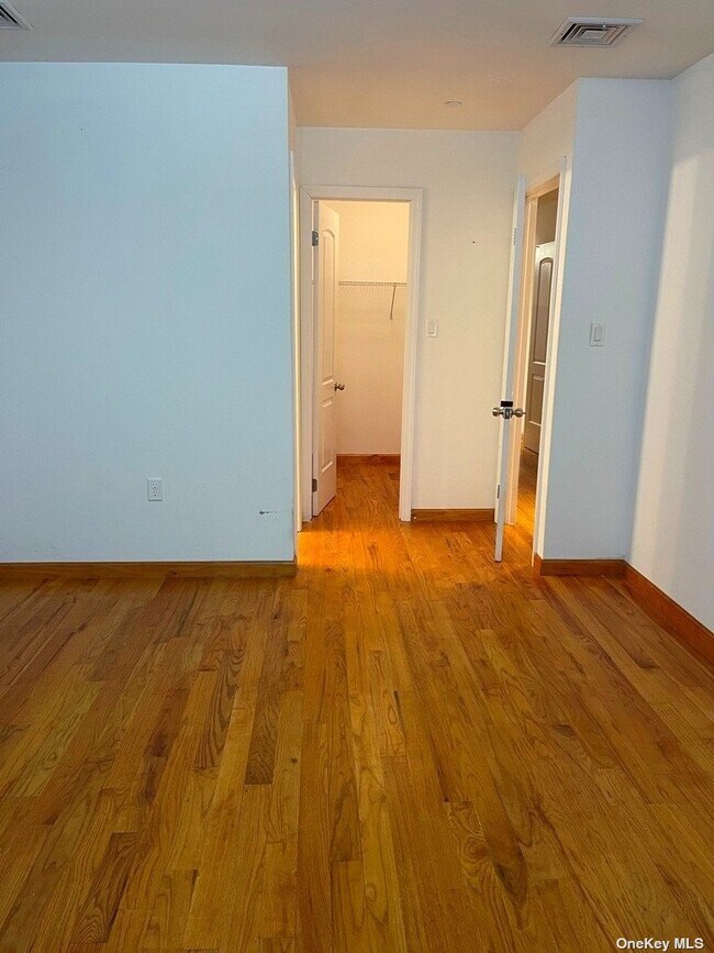 Building Photo - 3-xx Soundview Ln