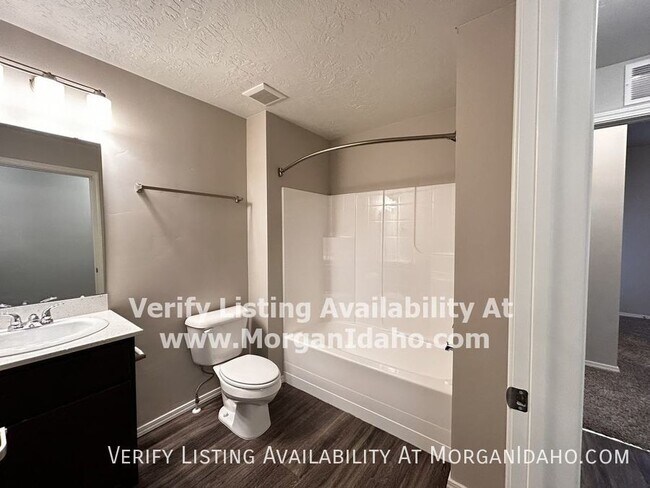 Building Photo - **SEPTEMBER RENT FREE!! Quartz Counter top...