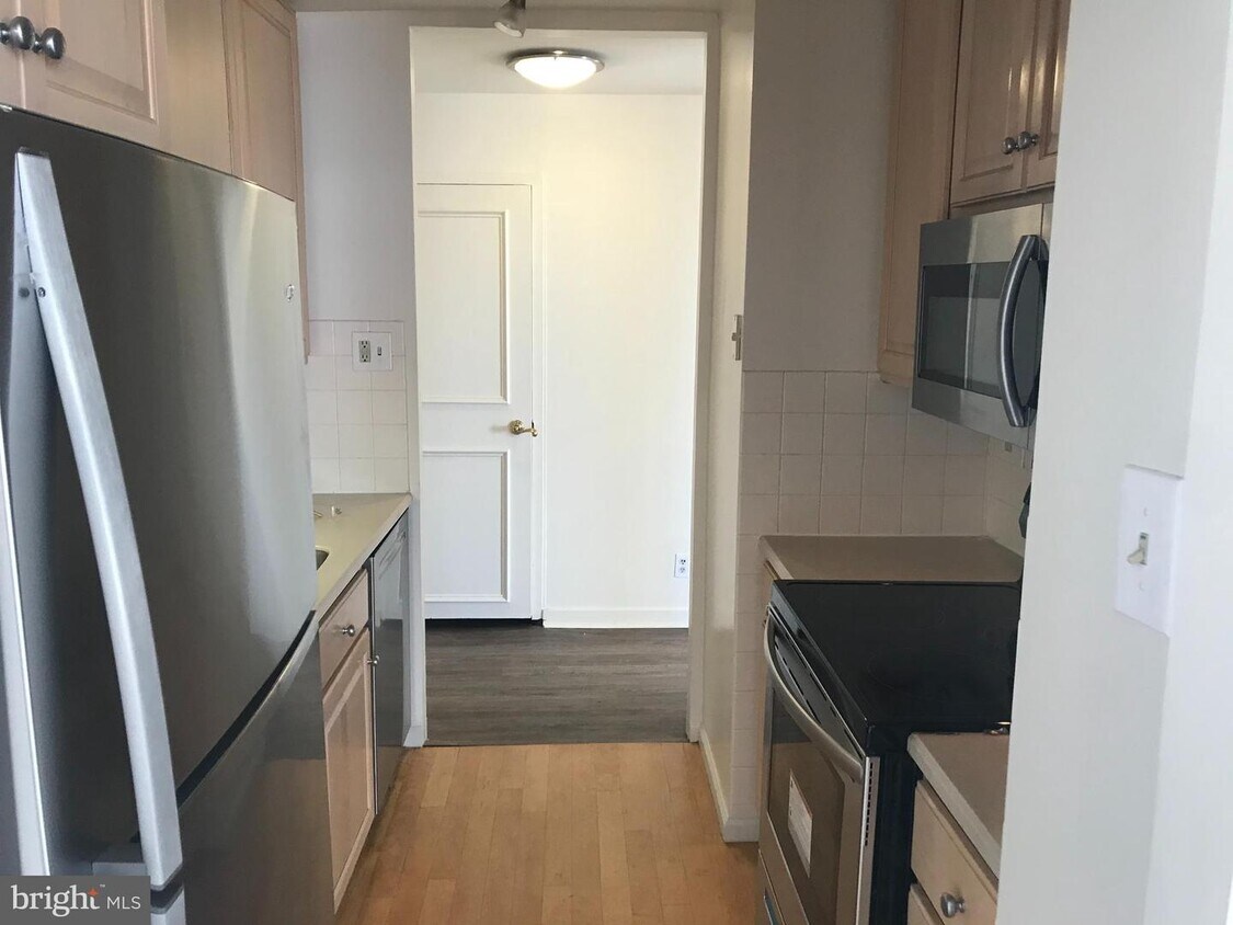 22430 W Rittenhouse Square Unit 2110, Philadelphia, PA 19103