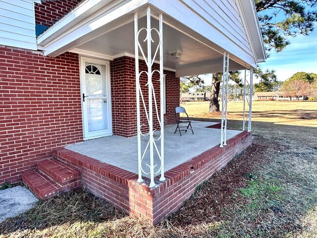 Foto del edificio - 2278 Old Creek Rd