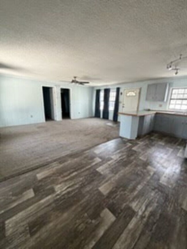 Foto del edificio - 7670 E 280 N