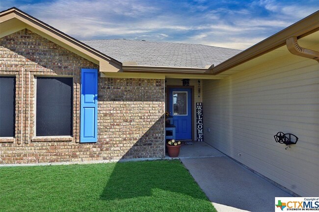 Building Photo - 305 Sandra Sue Dr