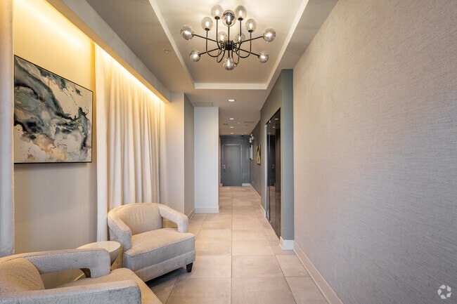 Lobby - 1325 N Wells Apartments