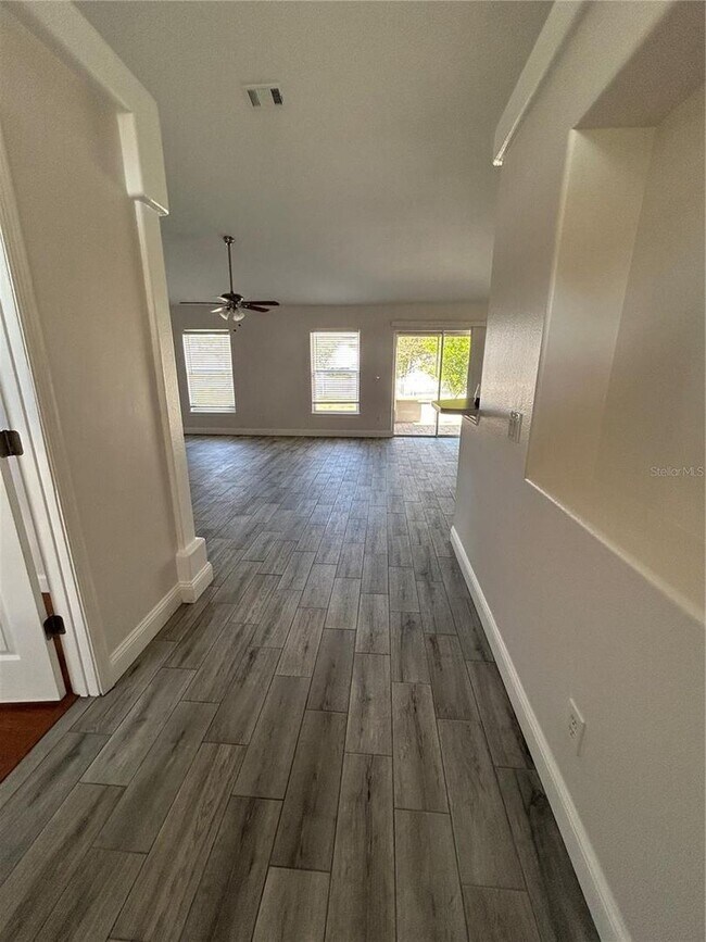 Building Photo - Saint Cloud Home