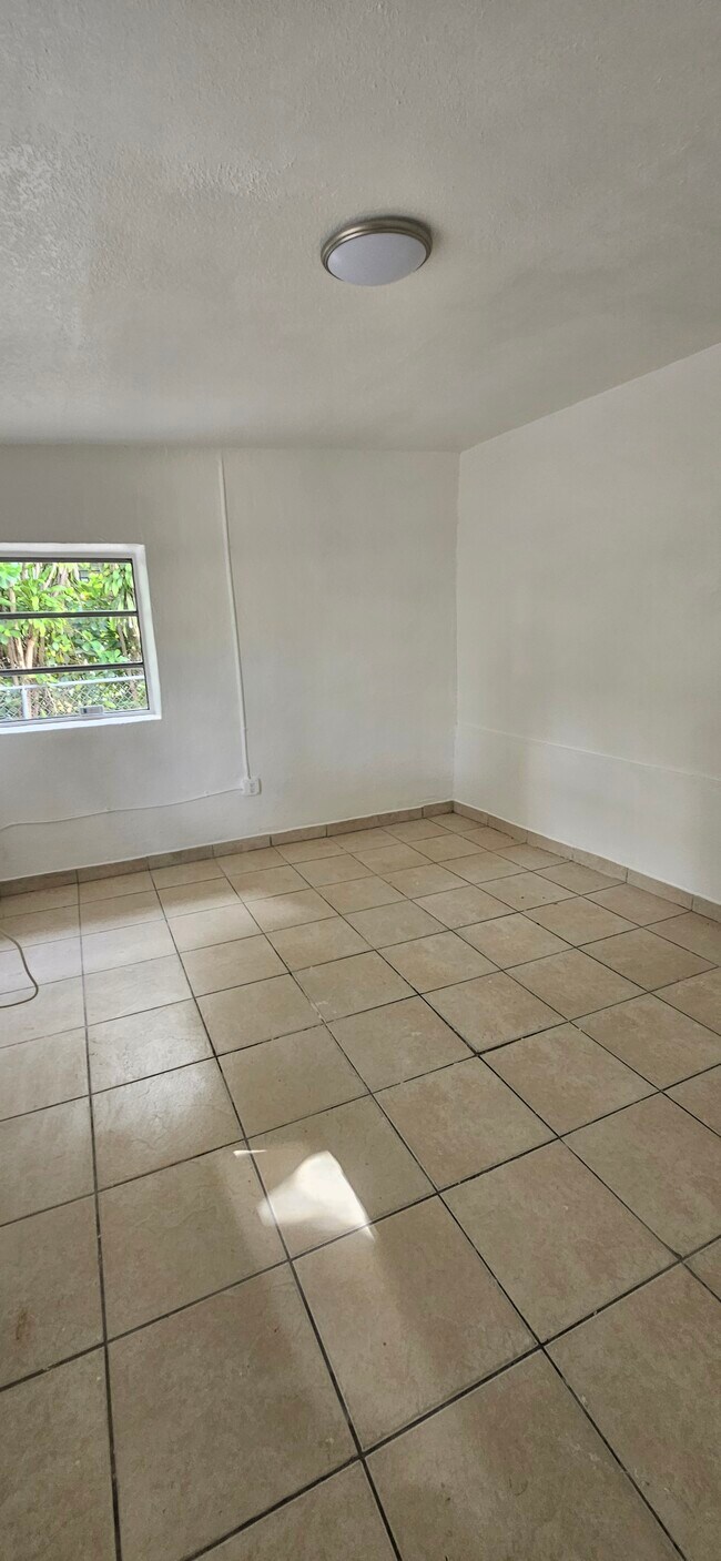 Foto del edificio - 321 SW 16th Ave