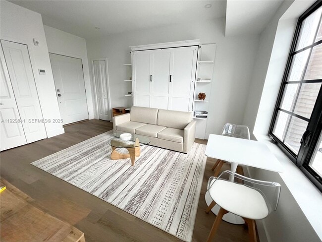 Foto del edificio - 1619 Jefferson Ave