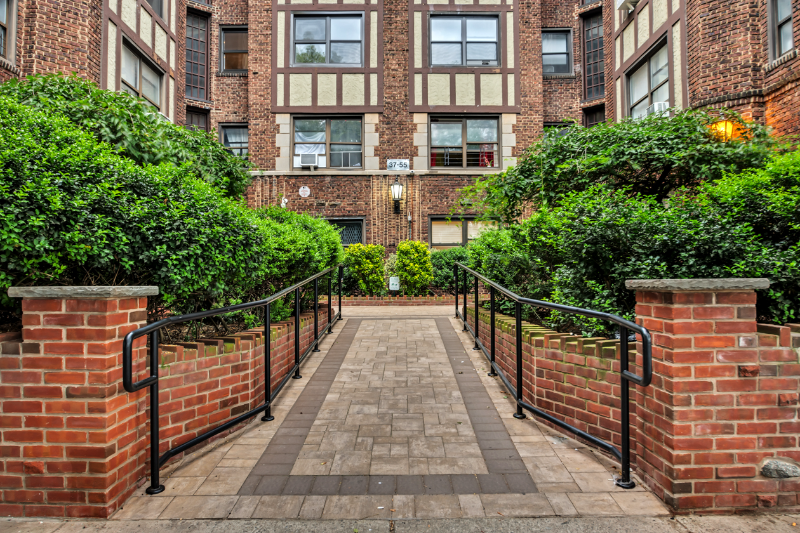 Primary Photo - 108 Highland Ave