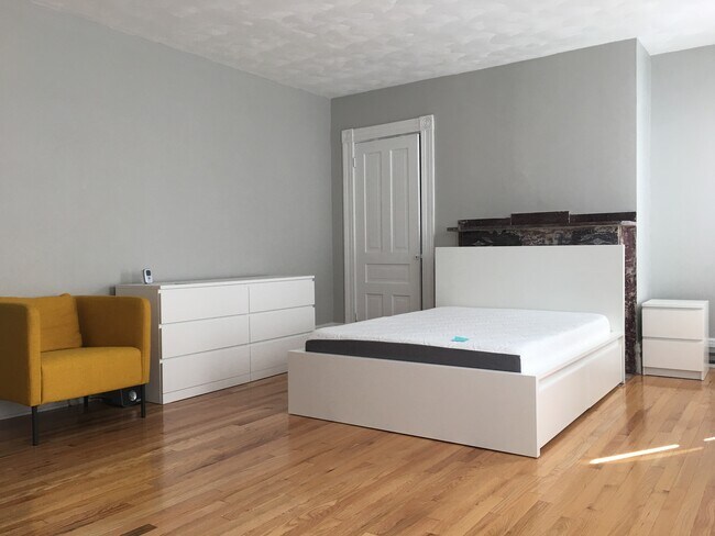 Foto del edificio - 5451 Potter St