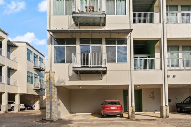 Foto del edificio - 2401 E 6th St