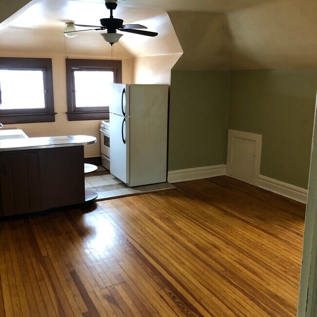 Kitchen - 1407 E 11th Ave