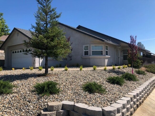 Foto del edificio - SHASTA HILLS ESTATES 55+ GATED COMMUNITY