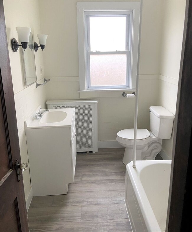 Building Photo - Recently Updated 3 Bedroom Cape Cod Home in Lincoln Place.  Available August.