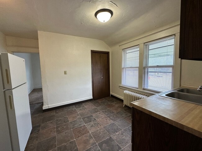 Foto del edificio - 208-6