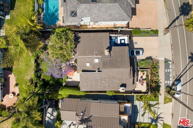 Foto del edificio - 1208 Shoreline Dr