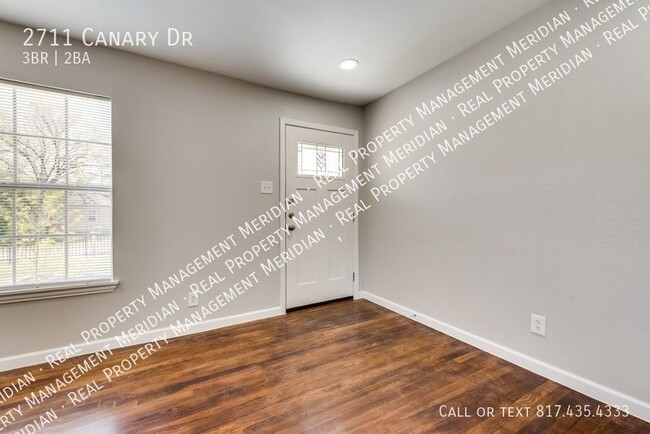 Building Photo - For Lease:  3 bedroom 2 bath in Dallas