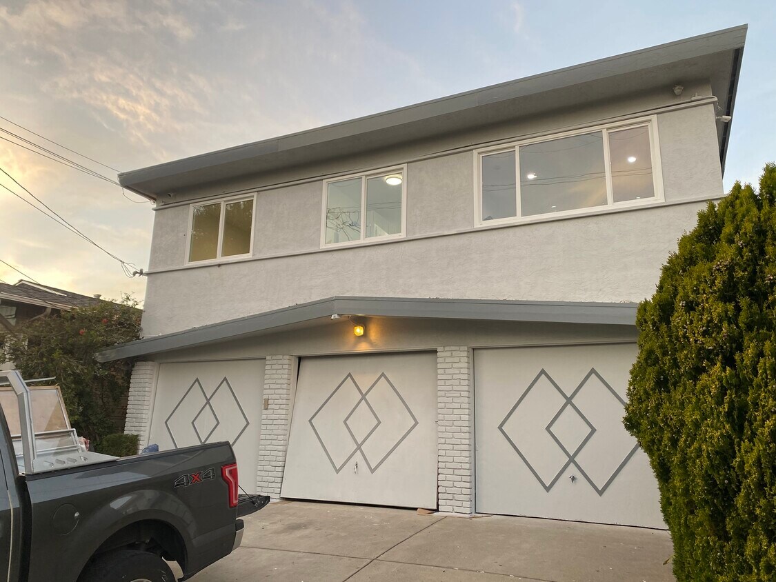 Primary Photo - 3625 Midvale Ave