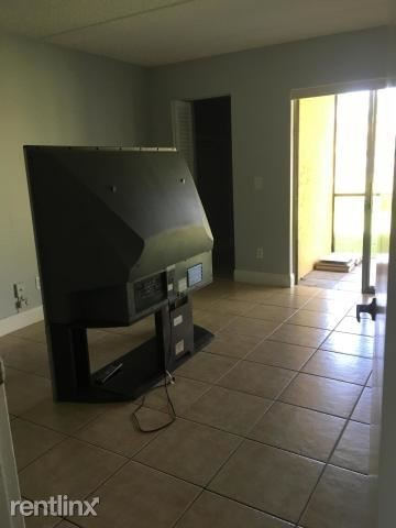 Building Photo - 2 br, 2 bath Condo - 1110 Meadows Cir # 1110