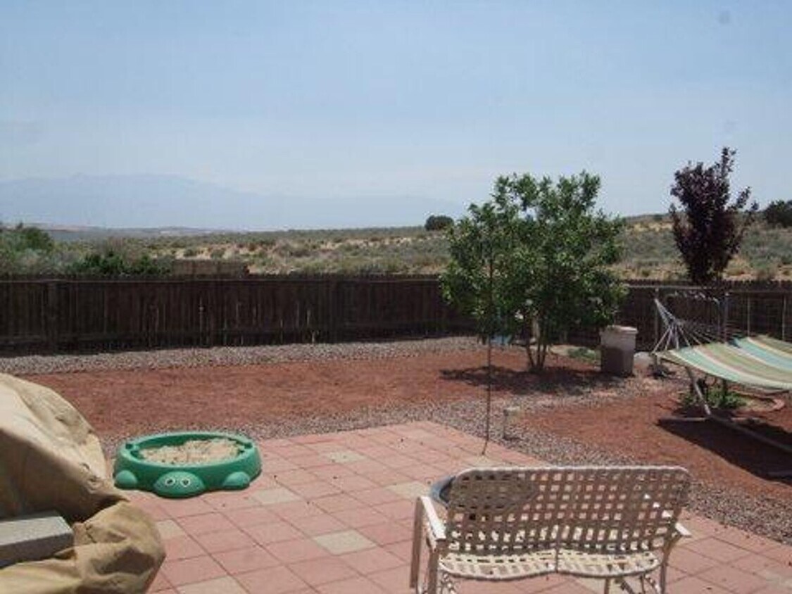Foto del edificio - Beautiful 2 Bedroom 1.5 Bath Home. Rio Rancho