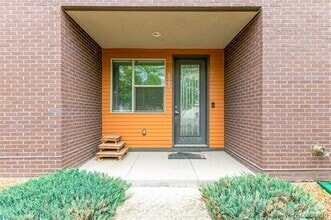 Building Photo - 2122 Clay St