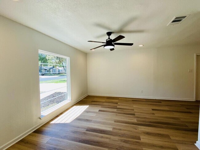Building Photo - 7439 Fieldgate Dr