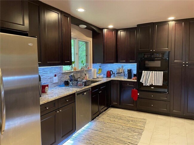 Foto del edificio - 3355 Timber Lake Rd NW