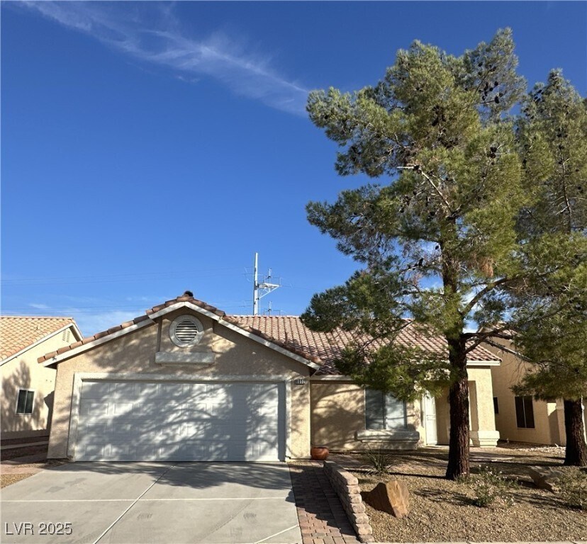 Foto principal - 6052 Annmillie Ave