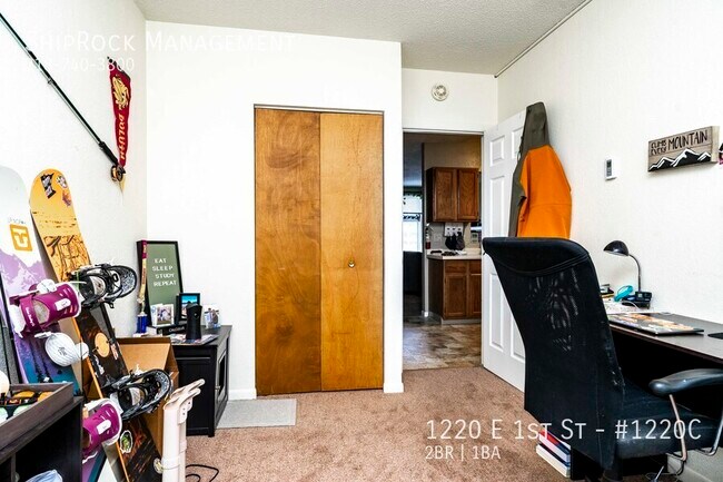 Foto del edificio - 1220 E 1st St