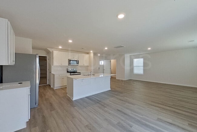 Building Photo - 111 Overstreet Way