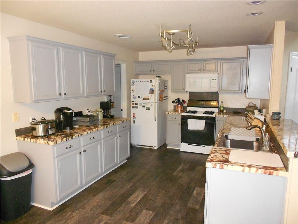 Foto del edificio - 16714 Sabertooth Dr