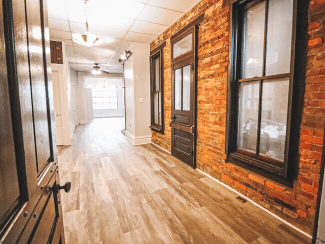 Foto del edificio - 1305 S Cameron St