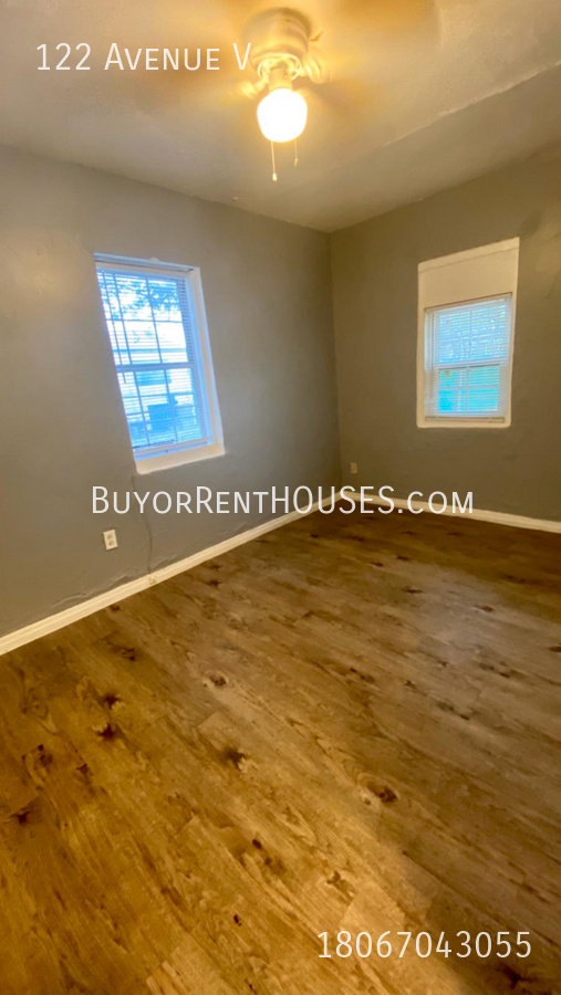 Building Photo - Handyman Special $99 Move in + Admin Fee /...