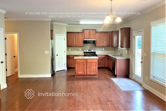 Building Photo - 3602 Huddlestone Ln NE