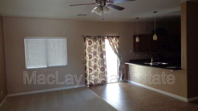 Foto del edificio - 7038 W Mercer Ln