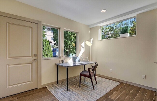 Foto del edificio - 709 15th Ave