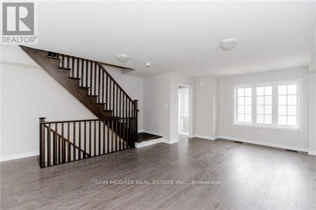 Building Photo - 6 Mayland Trl