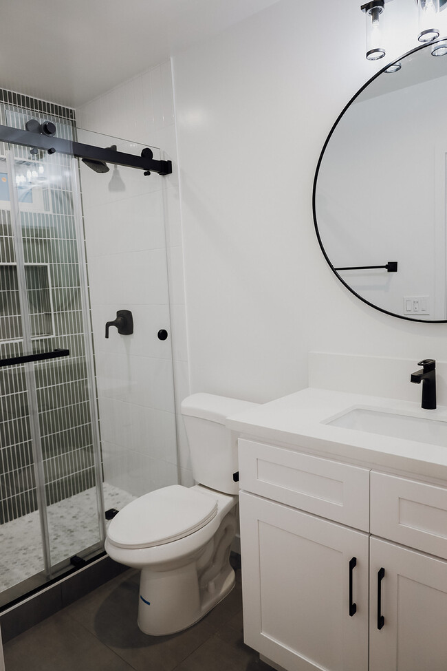 Master Bath - 233 E 25th St