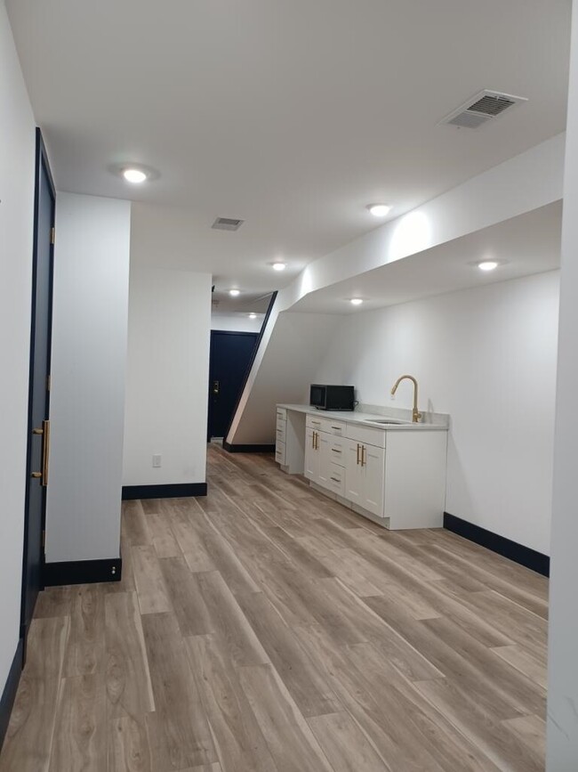 Foto del edificio - 245 Summit Ave