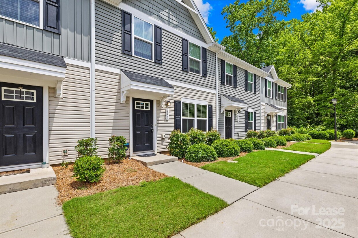 Foto principal - 2508 McCurdy Trail