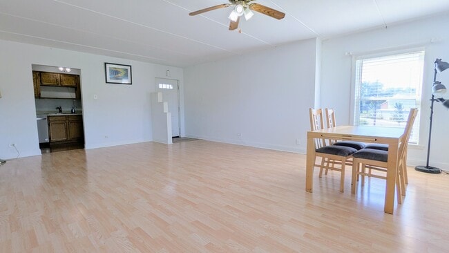 Building Photo - 2610 Oakton St