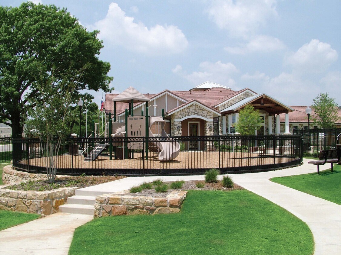 Rosemont at Meadow Lane Apartments in Dallas, TX