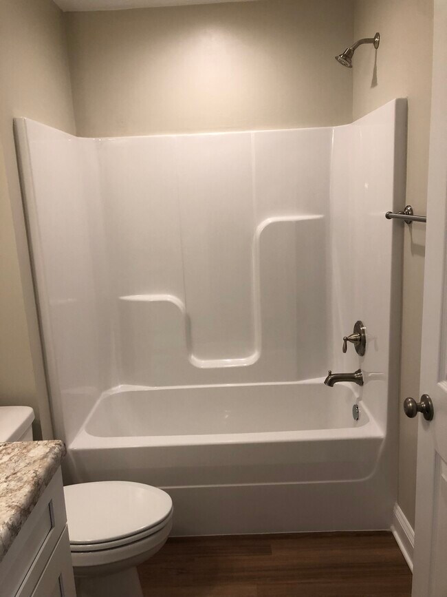 Baño - 2321 Trimble Rd