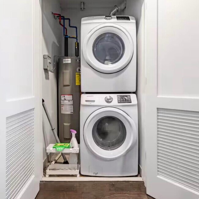 Lavadero - 6401 Park Ave