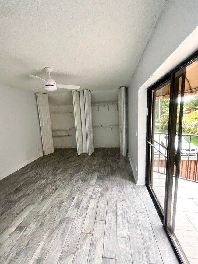 Foto del edificio - 8104 Severn Dr