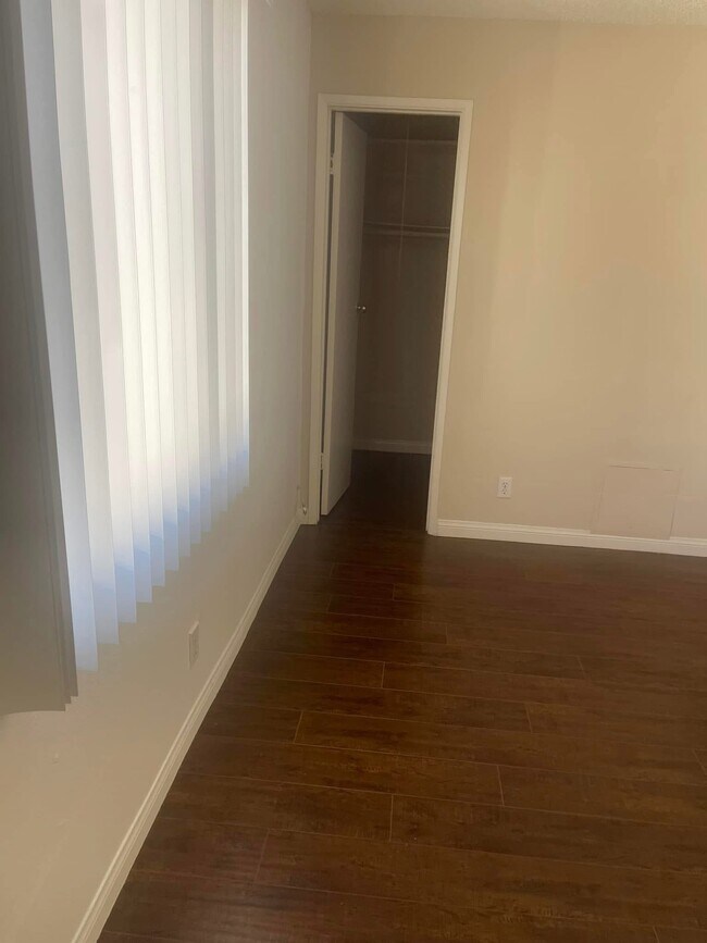 Foto del edificio - 5711 Fulcher Ave