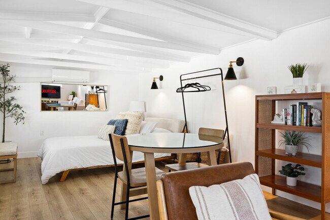 Foto del edificio - 614 Knob Hill Ave