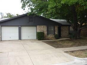 Building Photo - 6441 Old Mill Cir